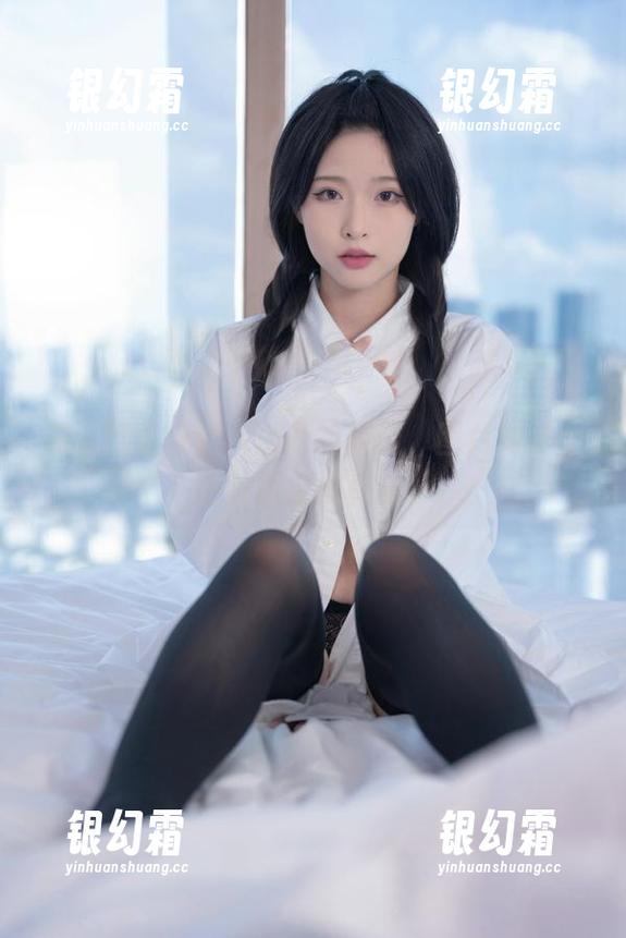 在浴缸里与清水由乃的魔幻，图片如梦，原图却反射真实。