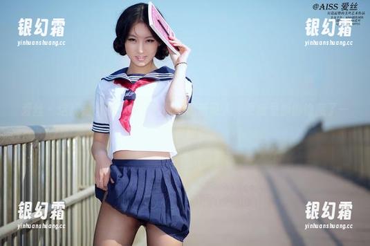 爱丝-小茹 爱丝 - 这就是小茹的婚纱,原图清新可人,更新里却偷偷藏了一丝俏皮。
