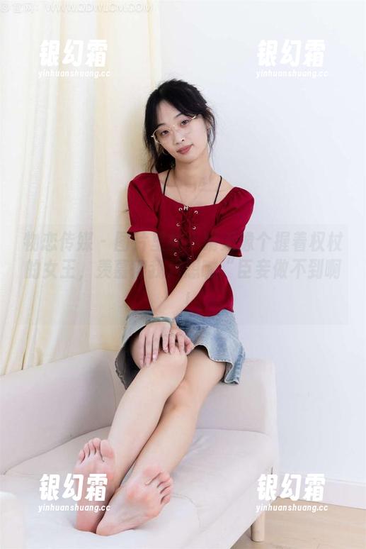 物恋传媒 - 图片里的小晴天像个握着权杖的女王，羡慕得我只想喊“臣妾做不到啊”！