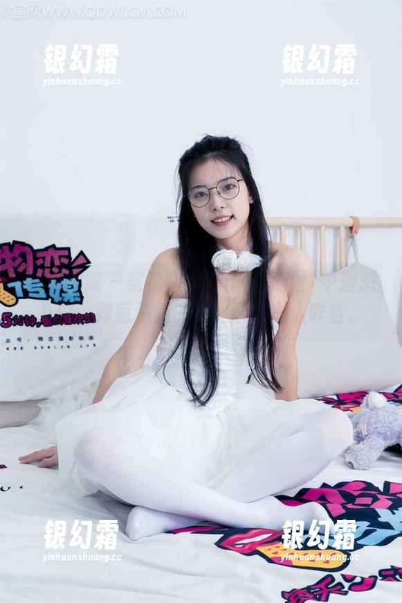 物恋传媒 - 菜菜在最新作品集《梦中遐想》中，肆意游走的边界感，令人咋舌。