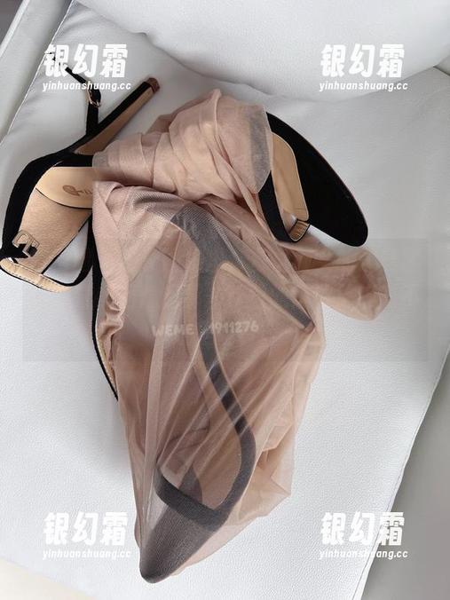 微密圈 - 福利图包里，白龙猫女的黑丝黑靴总让我回想起那些秋日的懒散，绝对不止是好看。