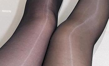 微密圈 – 再来看看白龙猫女的原图，红底极光就是让我想一口恶心！