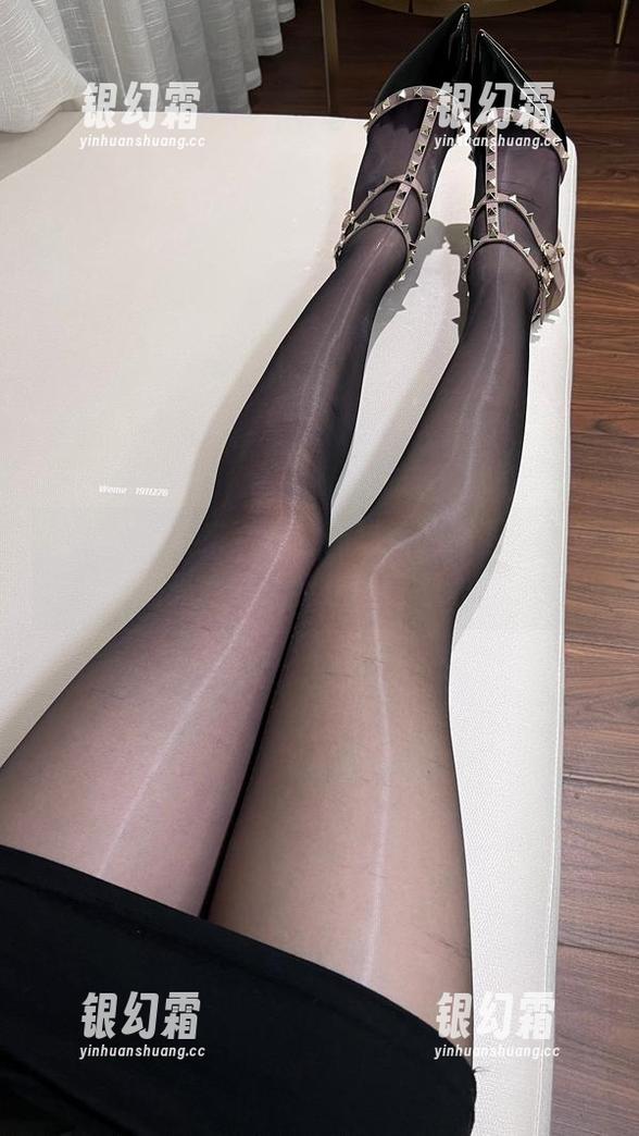 微密圈 - 再来看看白龙猫女的原图，红底极光就是让我想一口恶心！