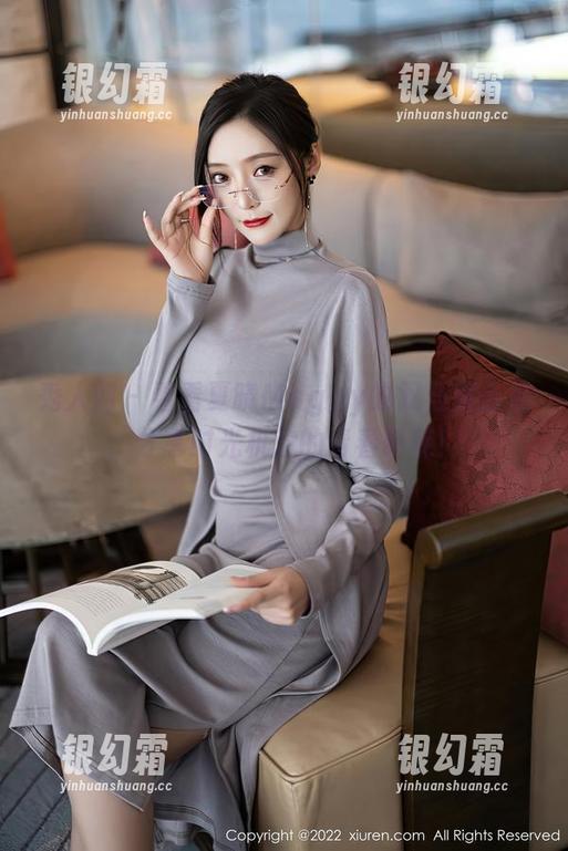 秀人网 - 看看夏晓Maggy的双马尾合集，分享时光机般的青春萌辣！