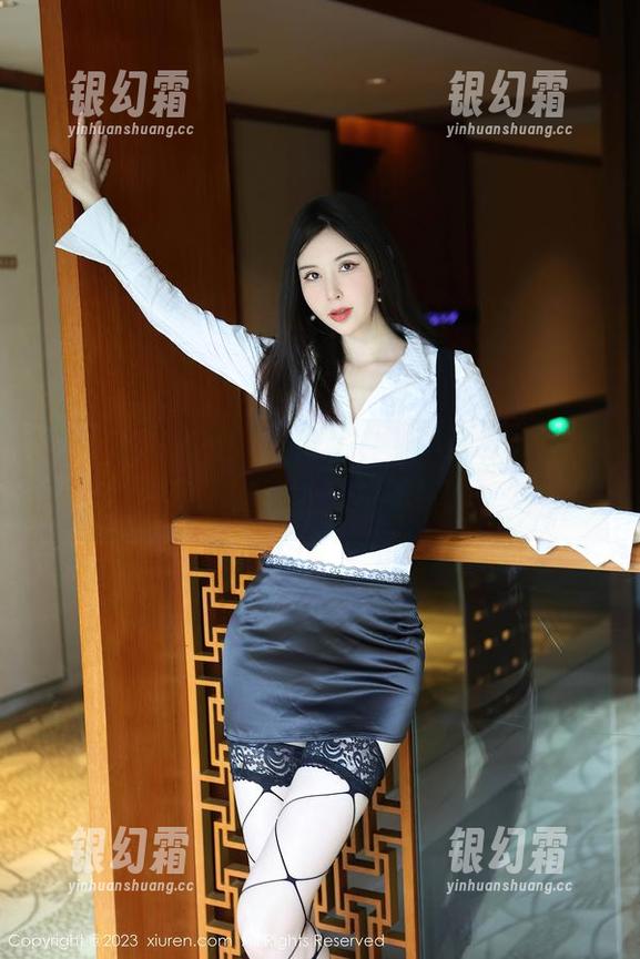 秀人网 - 无光也能发光——白沫的护士美图，真让人意想不到。
