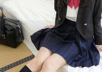 紧急企划 – 奶昔但眼镜——写真集里的小玄机