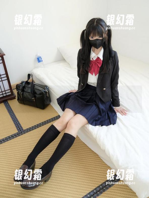 紧急企划-奶昔 紧急企划 - 奶昔但眼镜——写真集里的小玄机