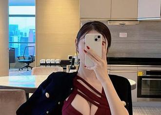微密圈 – 看！脸红Dearie的无圣光内衣写真，意想不到的直白。