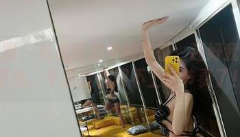 微密圈 – 私房写真中的葛征：还好我没穿蕾丝，不然我都跟不上这节奏了！