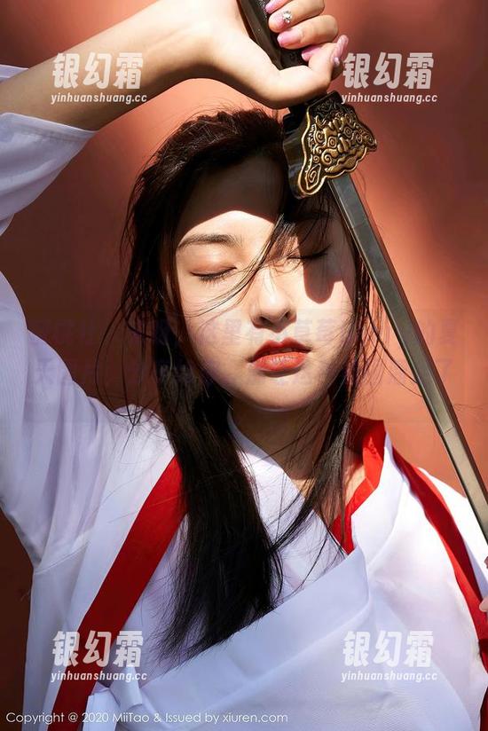 蜜桃社-小草莓Berry 蜜桃社 - 来呀,这里有小草莓Berry的夏天图片,分享给你,别让这种氛围溜走了。