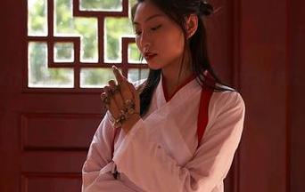 蜜桃社 – 女仆降临，高清照片里的陆萱萱Cecilia就是你家的清洁小天使yo！