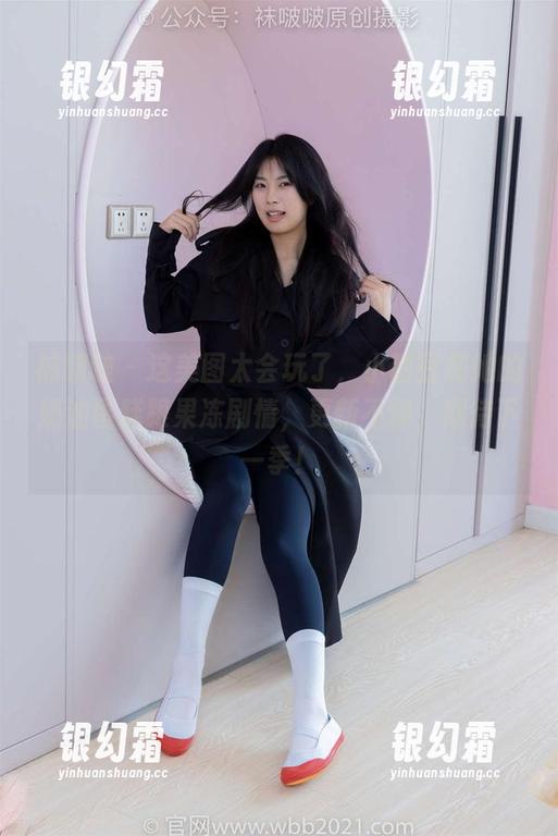 袜啵啵 - 这美图太会玩了，小甜豆和她的奶油蛋糕跟果冻剧情，更新不停，期待下一季！