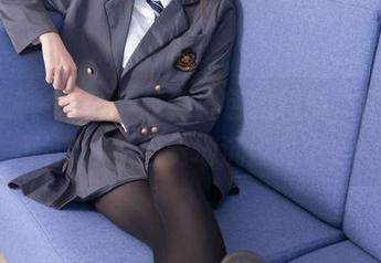 袜啵啵 – 瑶瑶穿越到白色的幻境，定制图片带你不自觉地沉浸其中。