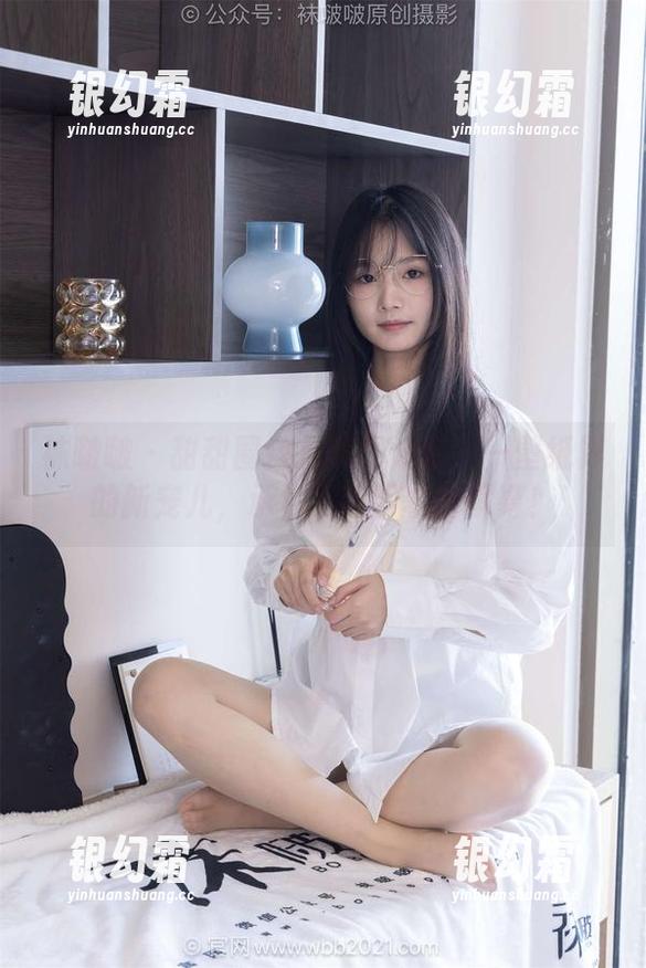 袜啵啵-甜甜圈 袜啵啵 - 甜甜圈自拍美图分享——壁纸界的新宠儿,承包了我手机的屏幕!