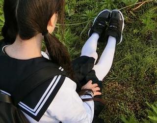 无圣光加持，西尔酱的运动作品像在流动的彩虹里