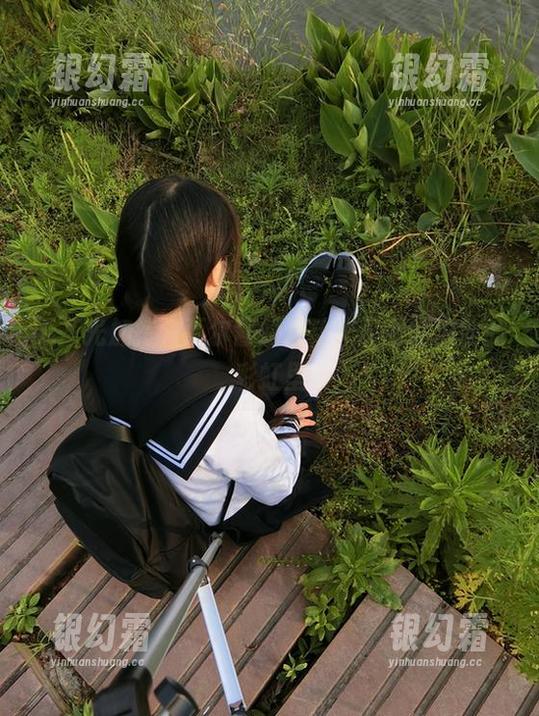 无圣光加持，西尔酱的运动作品像在流动的彩虹里