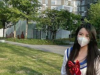 微密圈 – 最新惊喜！软妹小九九的女仆图片，连猫咪都想摇头（应该向我学习才是）。