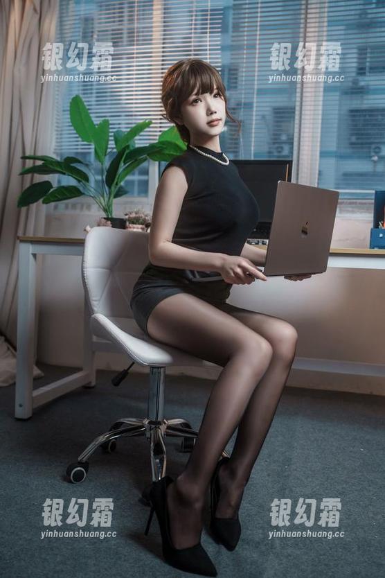雪晴嘟嘟 雪晴嘟嘟的透明女仆图包让你宅在家也能焦虑到想买女仆!