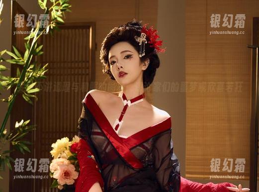 雯妹不讲道理 雯妹不讲道理与和服的图册:评论家们的噩梦或欣喜若狂?