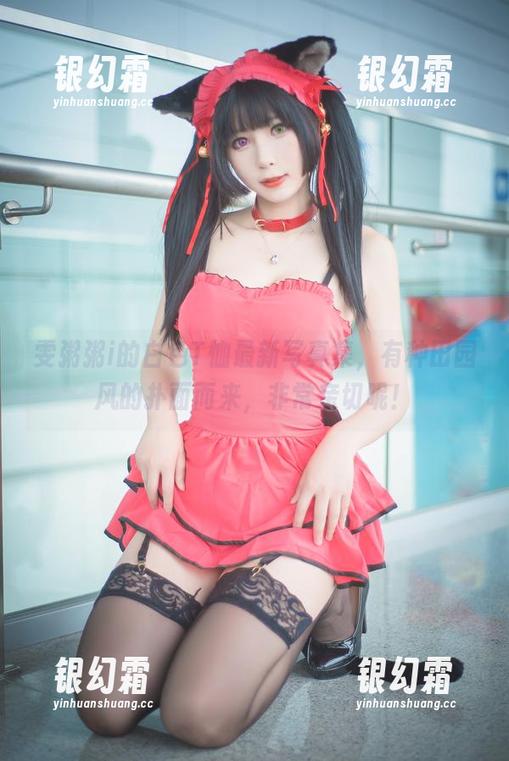 雯粥粥i的白色T恤最新写真集，有种田园风的扑面而来，非常亲切呢！