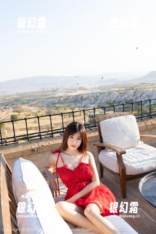 魅妍社-FoxYini孟狐狸 魅妍社 - 随着FoxYini孟狐狸的泳衣写真,探索网盘的未知海洋!