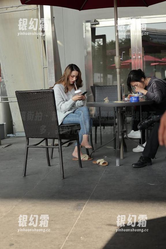 魔镜街拍 - 就凯恩这两张原图，光线差不多，我的心却被点亮了！